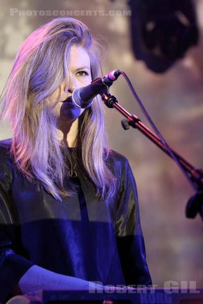 STILL CORNERS - 2012-03-26 - PARIS - Divan du Monde - 